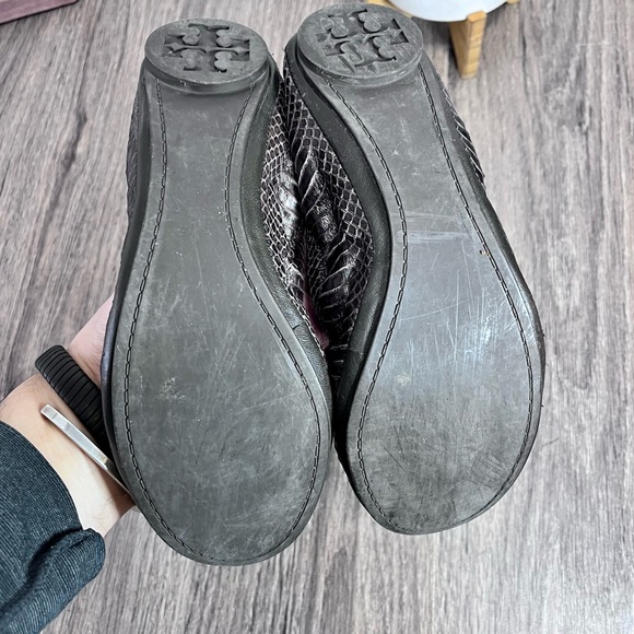 *Tory Burch | Eddie Snakeskin Flats in Brown Size 6 - Picture 13 of 14